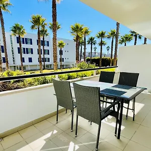 Angies Marina Apartment, Includes 2 Free Passes For The Marina Pool Apartment